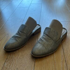 Very Volatile - Loafer Mule Shoe Women's Size 7